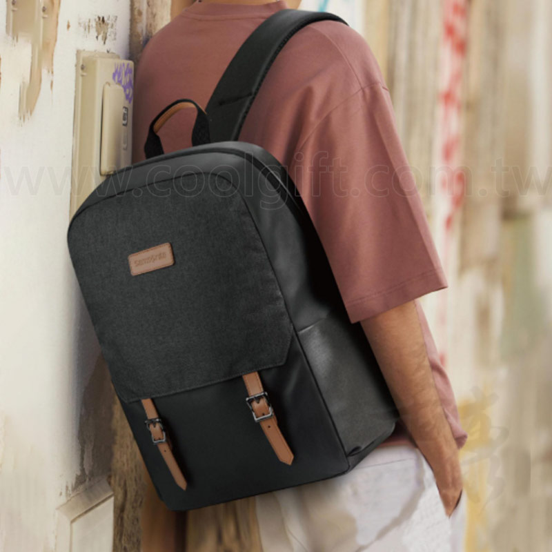 新秀麗雙肩背包